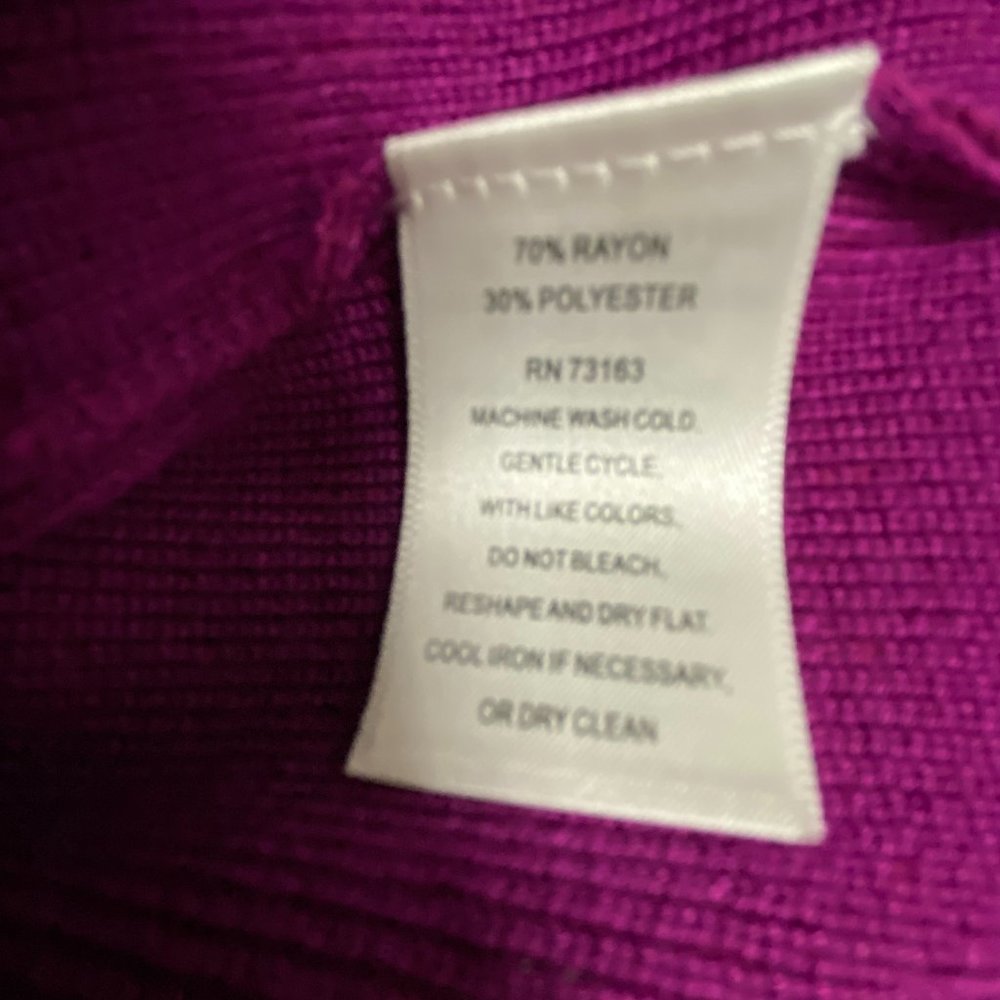 GUC Cable & Gauge Scalloped Pull over sweater in Fuschia-2X - Picture 12 of 14